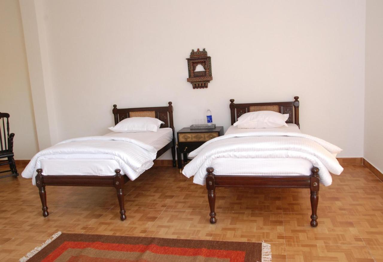 Вилла Aravali Hill View Estate Гургаон Экстерьер фото