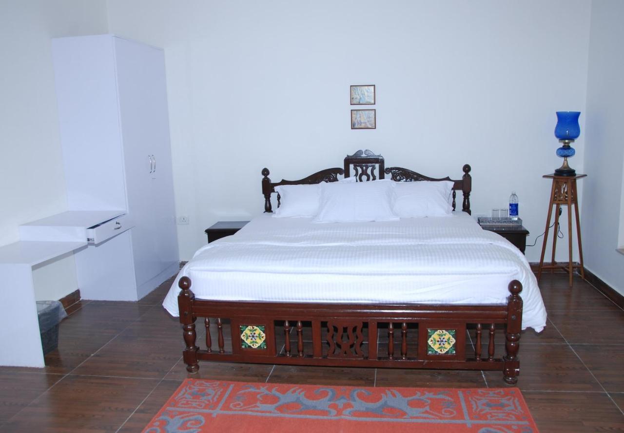 Вилла Aravali Hill View Estate Гургаон Экстерьер фото